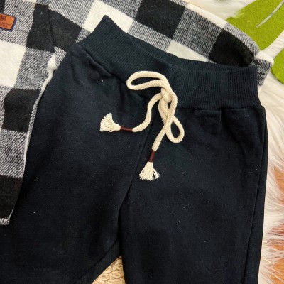 Conj. Casaco Flanelado Xadrez com Capuz de Pelinho e Calça de Moletom - Preto